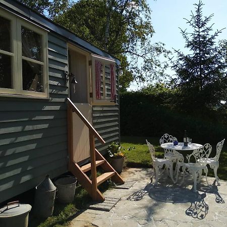 The English Shepherds Hut @ Les Aulnaies Echauffour Εξωτερικό φωτογραφία